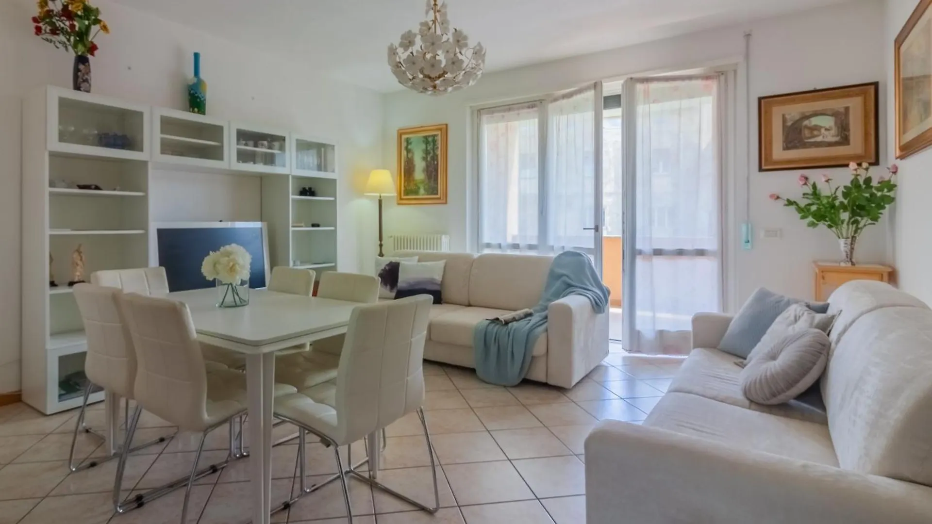 Sunflowers Home Mandello del Lario Apartment