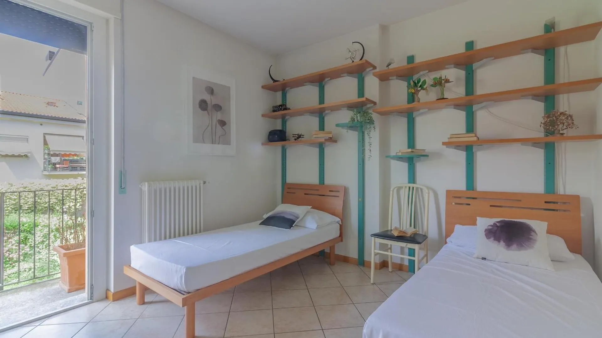Apartment Sunflowers Home Mandello del Lario