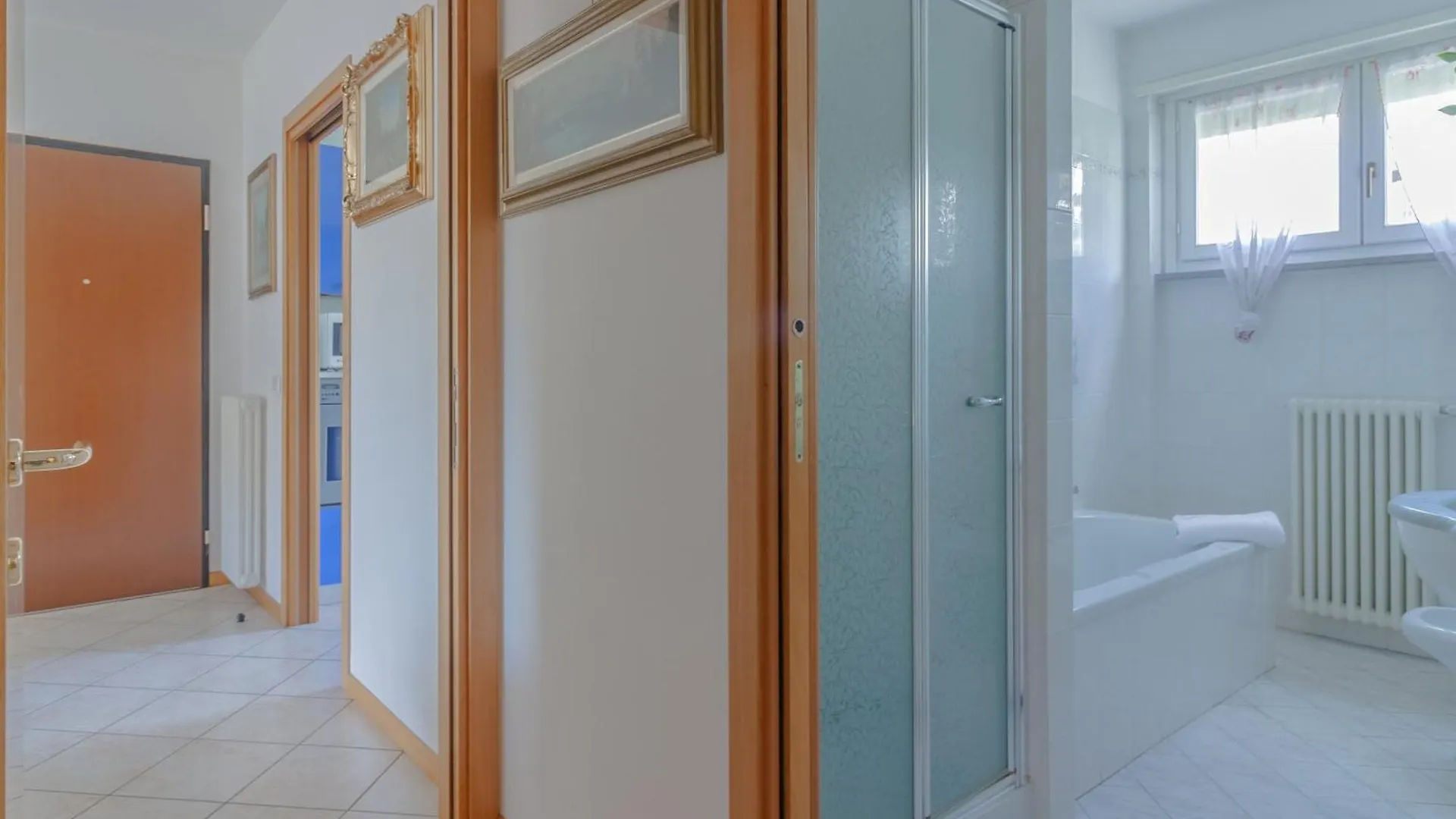 Sunflowers Home Mandello del Lario Apartment