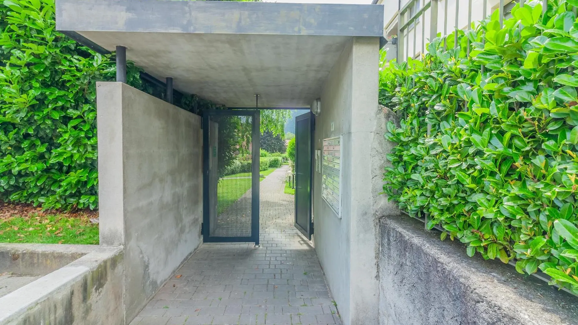 Apartment Sunflowers Home Mandello del Lario