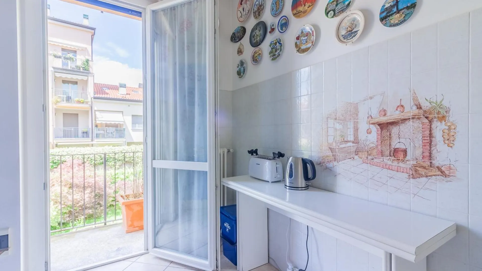 Apartment Sunflowers Home Mandello del Lario Italy