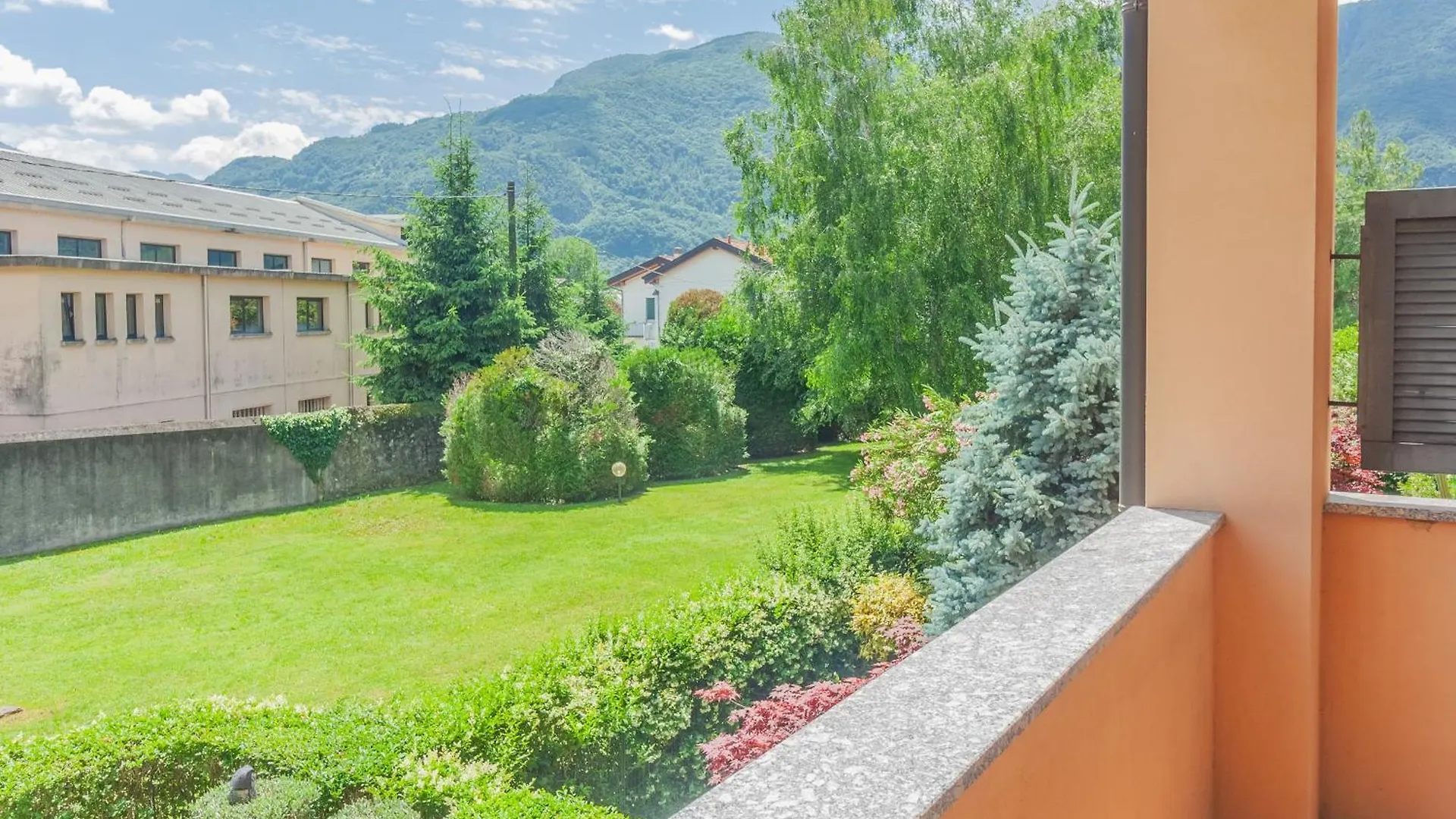 Sunflowers Home Mandello del Lario
